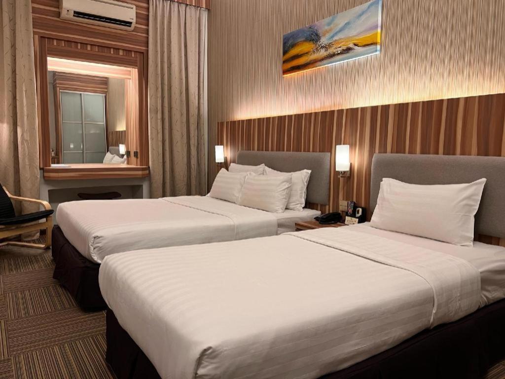 The Landmark Hotel Batu Pahat Esterno foto