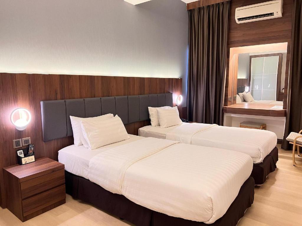 The Landmark Hotel Batu Pahat Esterno foto