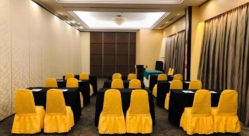 The Landmark Hotel Batu Pahat Esterno foto