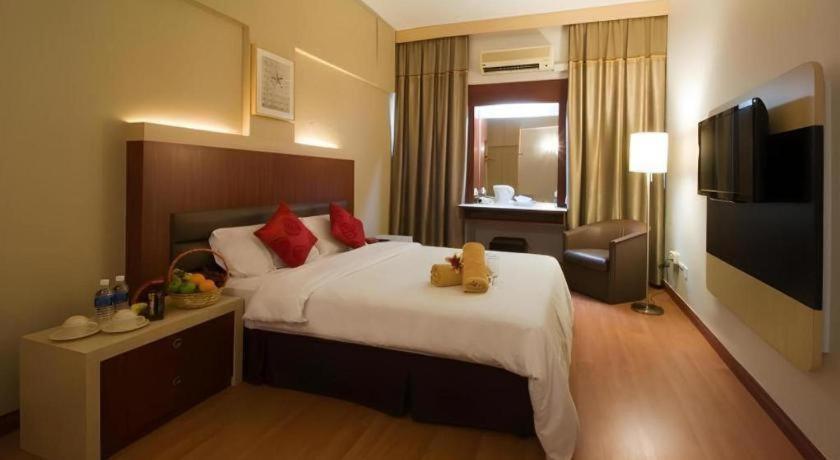The Landmark Hotel Batu Pahat Esterno foto